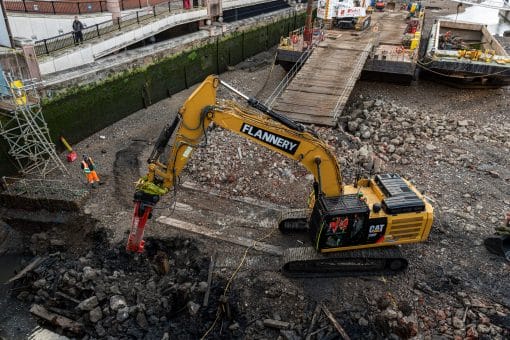 Flannery CAT 320 with Hammer