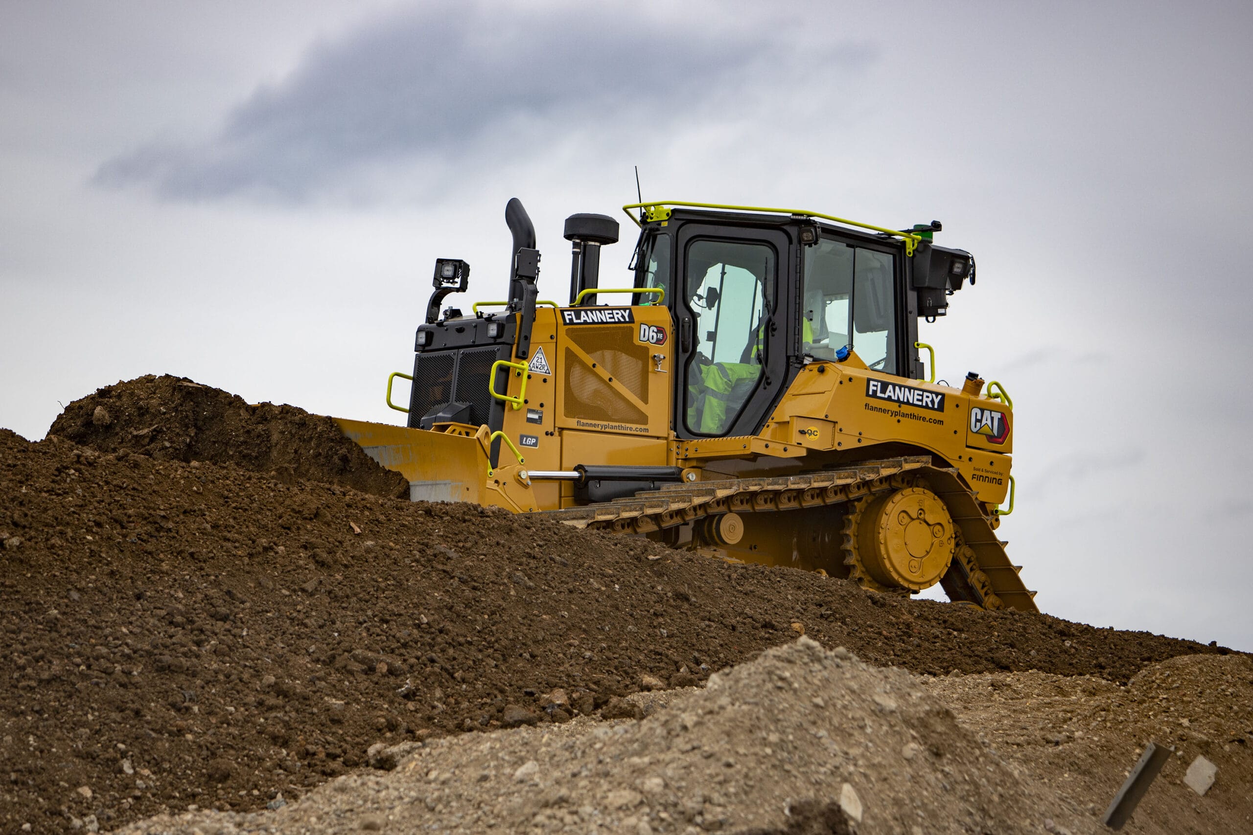 CAT D6 XE